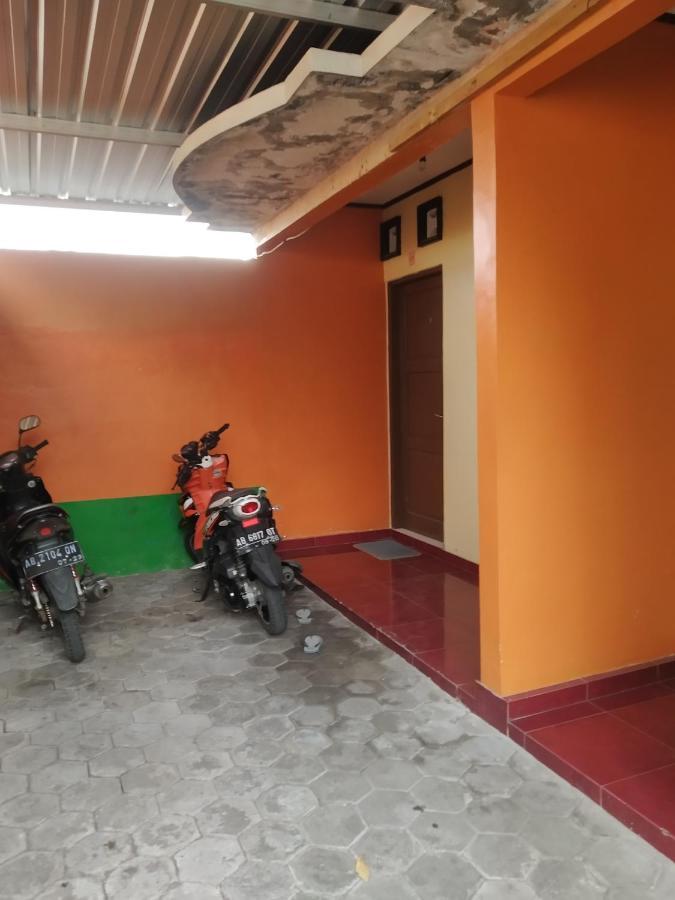 Primadona Homestay Sleman  Esterno foto